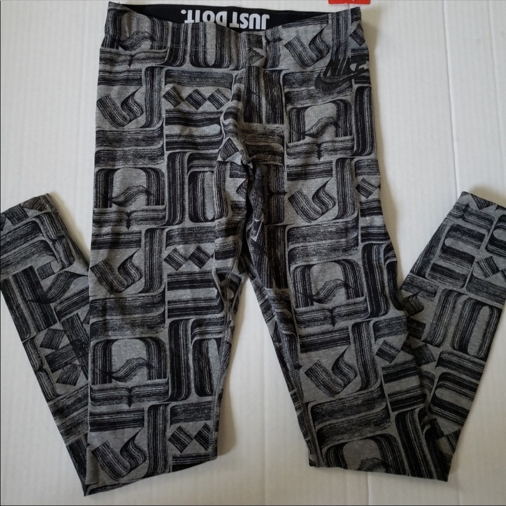 NIKE LEGGINGS -SMALL